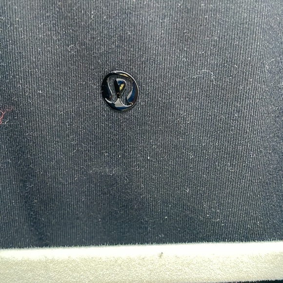 Lululemon - Picture 2 of 3